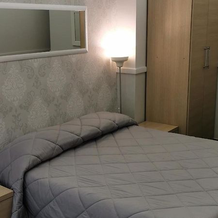 רומא Bed And Breakfast Piramide מראה חיצוני תמונה