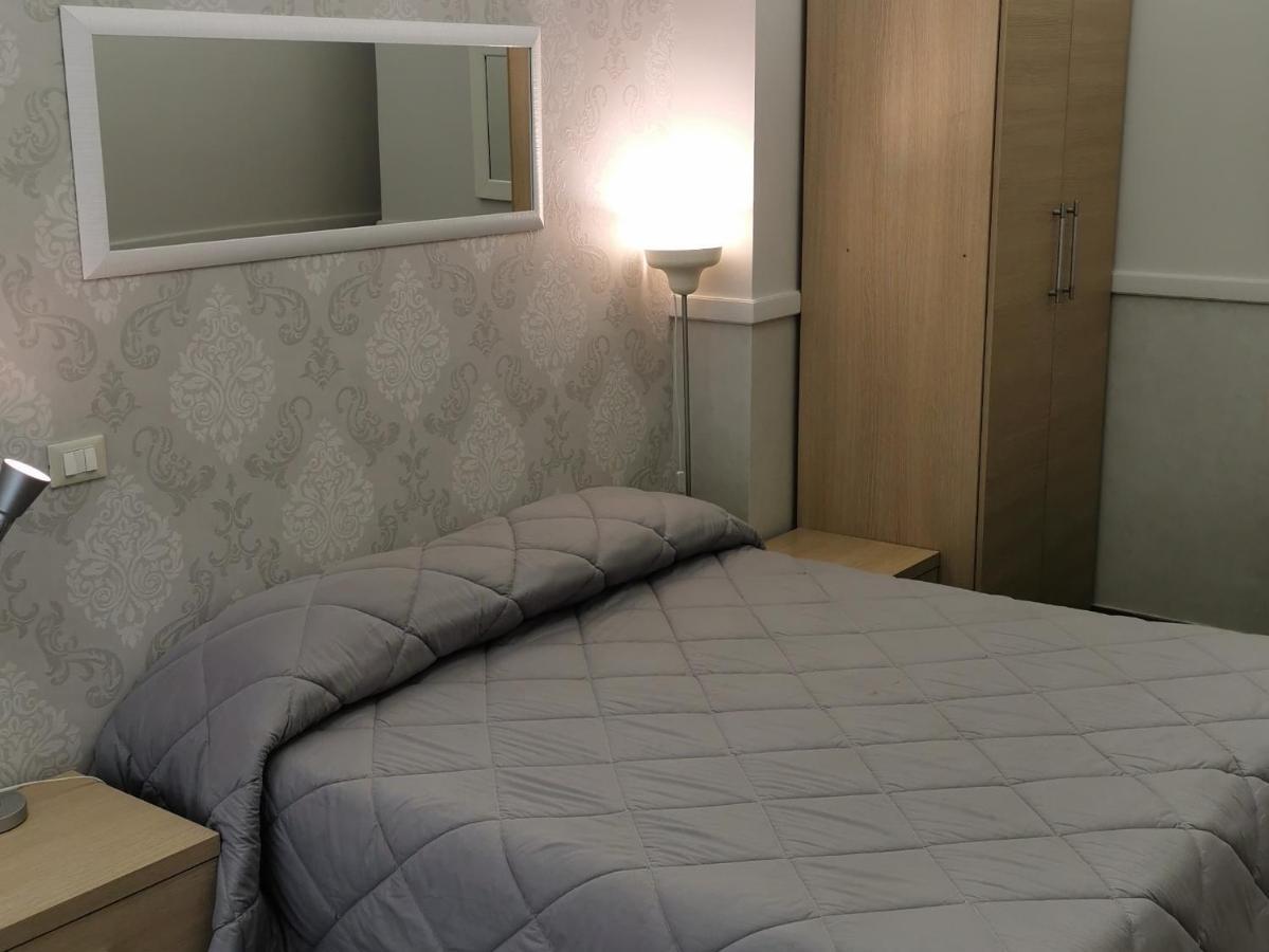 רומא Bed And Breakfast Piramide מראה חיצוני תמונה