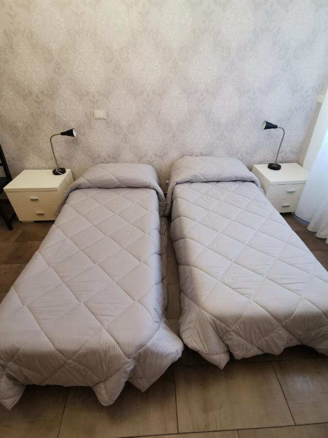 רומא Bed And Breakfast Piramide מראה חיצוני תמונה